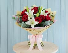 Букет цветов из:  Лилии и Розы #REPLACE_PRED# Короче