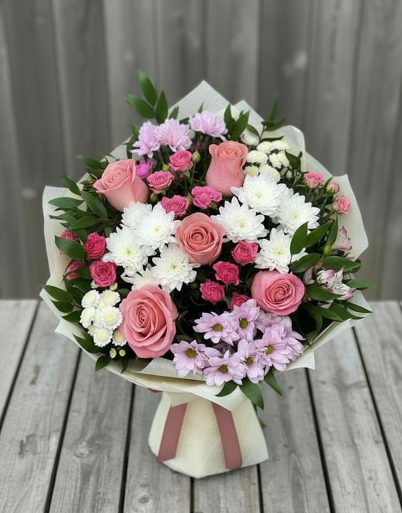 Букет цветов из: Альстромерии, Гвоздики, Розы и Хризантемы в Короче