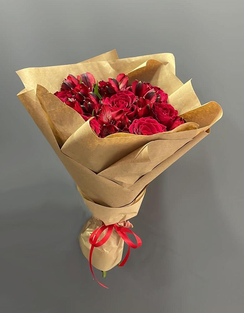 Букет цветов из: Альстромерии и Розы в Короче