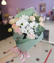 Букет цветов из:  Хризантемы и Розы #REPLACE_PRED# Короче