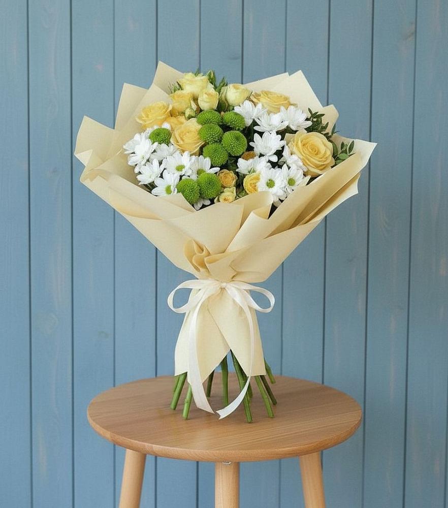 Букет цветов из: Хризантемы и Розы в Короче