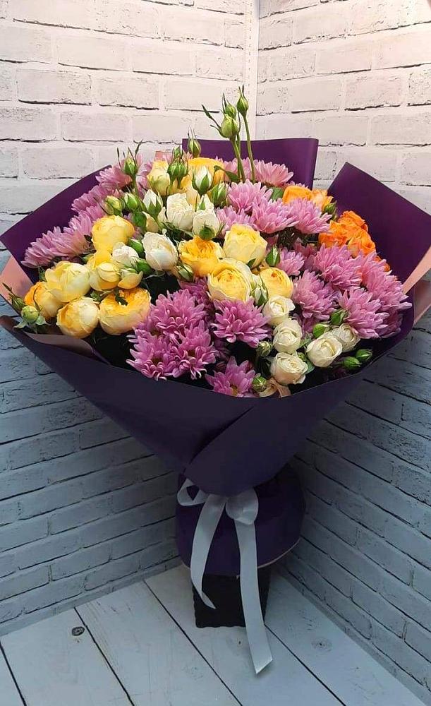 Букет цветов из: Хризантемы и Розы в Короче