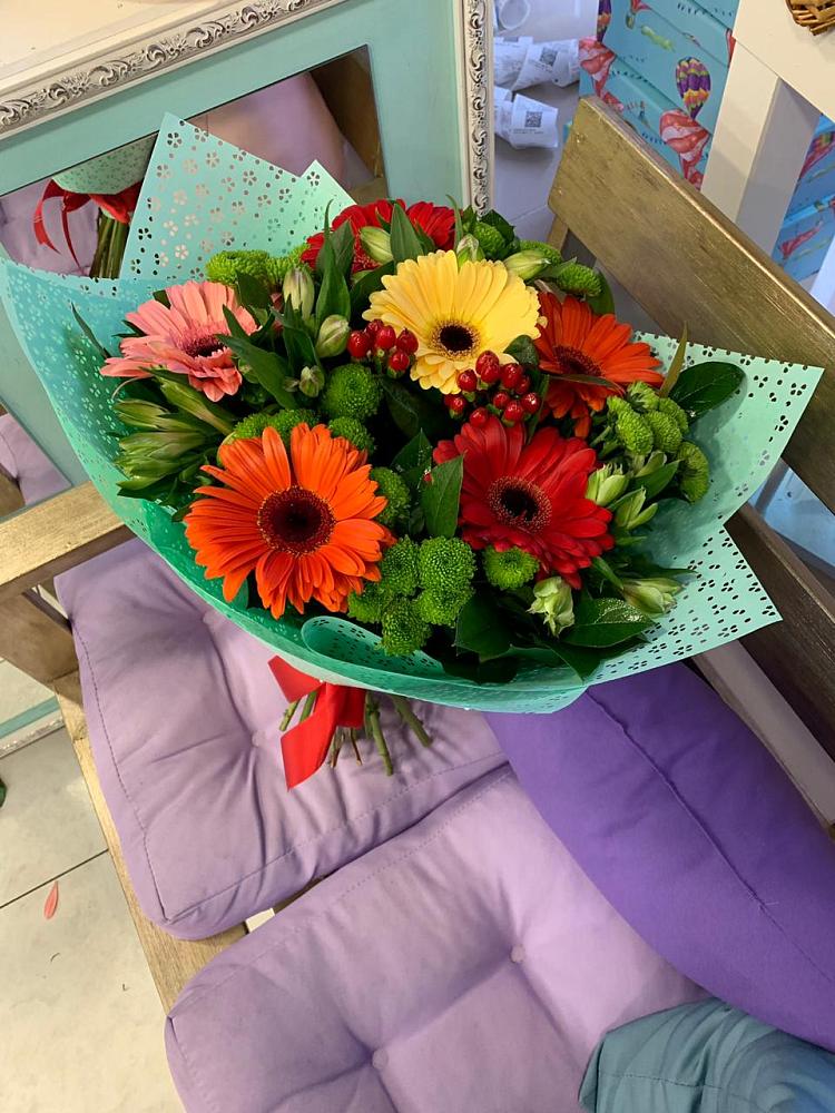 Букет цветов из: Герберы, Хризантемы и Альстромерии в Короче