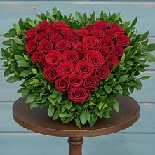 Цветочная композиция из Розы в виде сердца #REPLACE_PRED# Короче