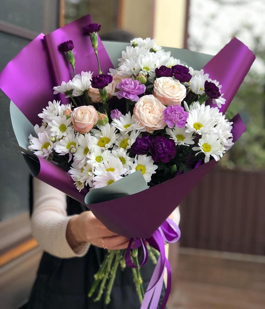 Букет цветов из: Хризантемы, Гвоздики и Розы в Короче