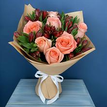 Букет цветов из:  Розы и Альстромерии в Короче