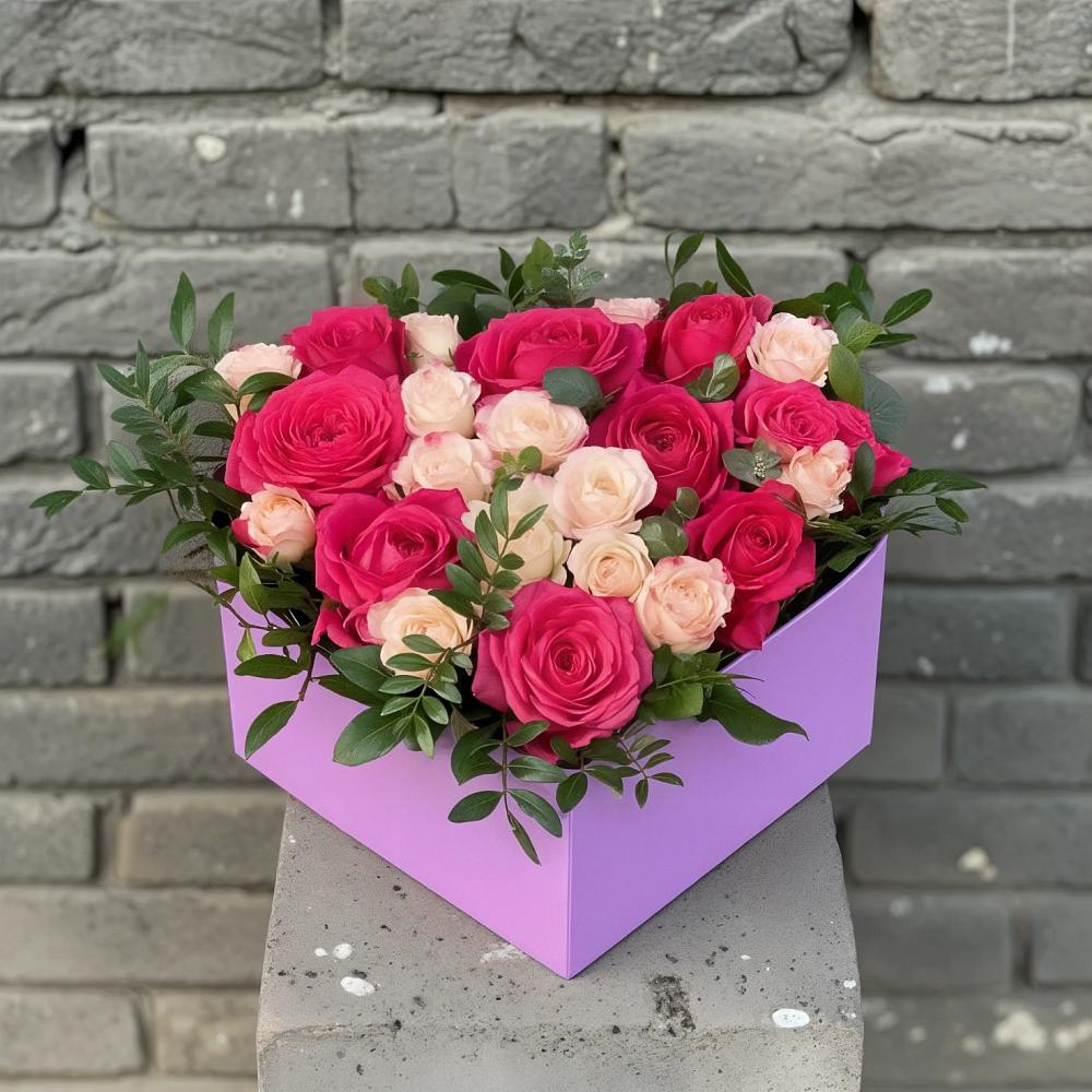 Цветочная композиция из Розы в коробке в Короче