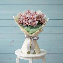 Букет цветов из:  Орхидеи и Розы #REPLACE_PRED# Короче