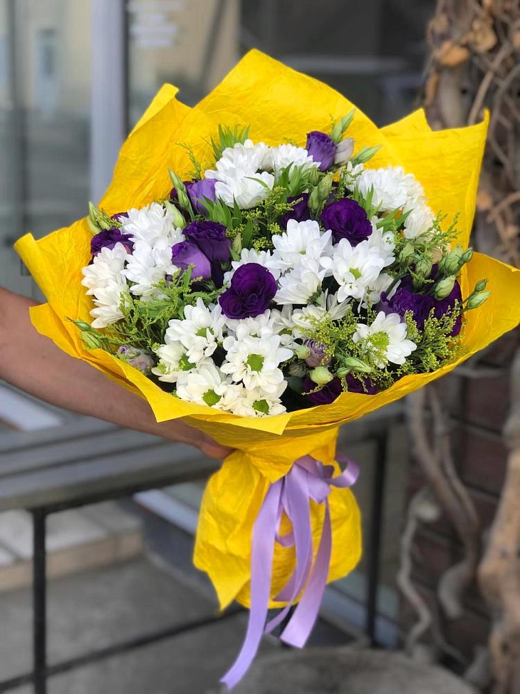 Букет цветов из: Ирисы, Хризантемы и Ромашки в Короче