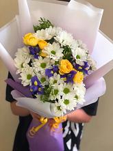 Букет цветов из:  Ирисы, Хризантемы и Розы #REPLACE_PRED# Короче