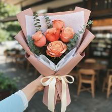 Букет цветов из:  Розы в Короче
