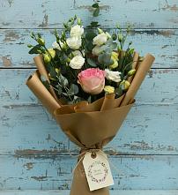 Букет цветов из:  Розы и Лизиантусы в Короче