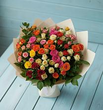 Букет Микс из разноцветных кустовых роз в Короче