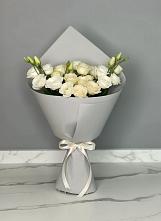 Букет цветов из:  Розы и Лизиантусы в Короче